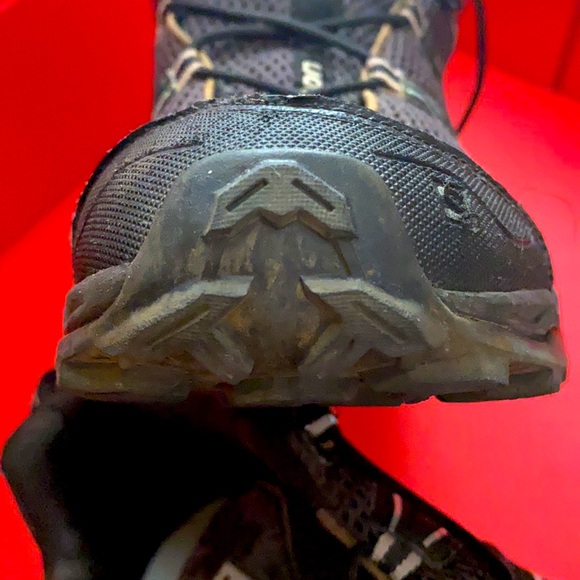 SALOMON MEN X-Ultra. 9.5 Men Size. Color: Black W/grey lines. Condition: good. - Picture 7 of 8